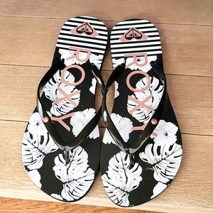 Roxy flip flops